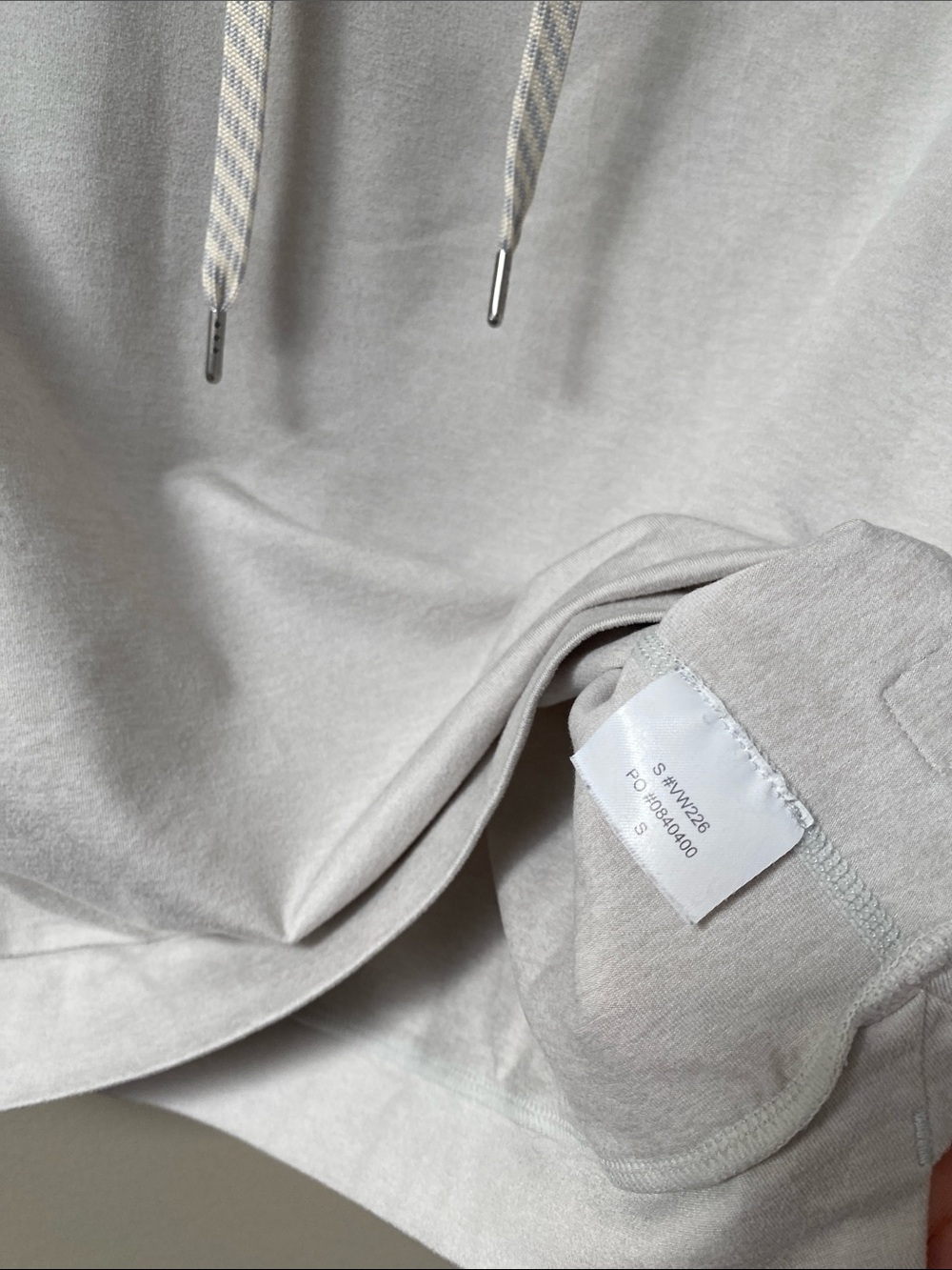 Vuori Halo Essential Hoodie Light Grey Dreamknit Athletic Loungewear - Picture 6 of 6